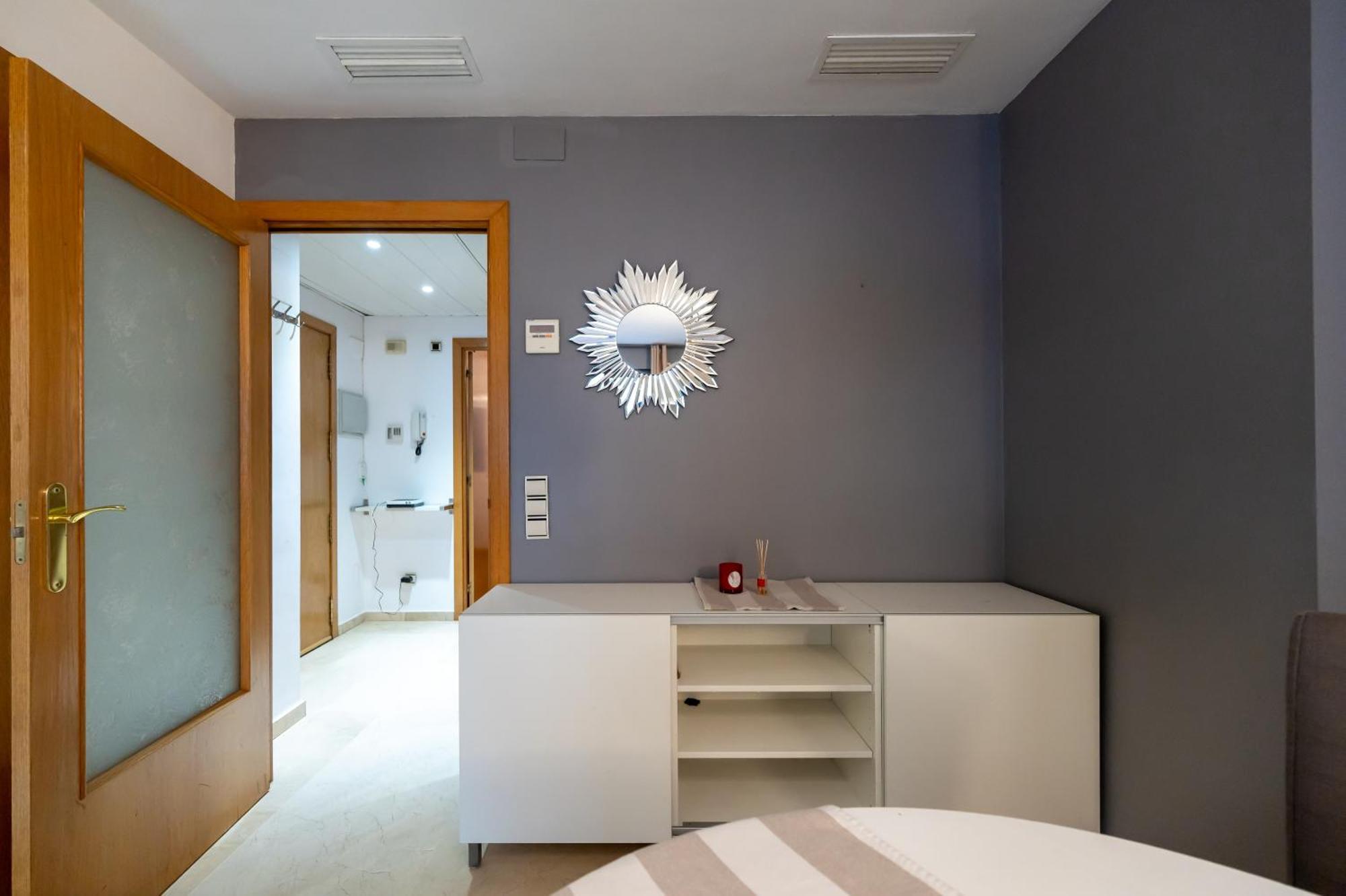 Апартаменты Comfy Downtown + Private Terrace Барселона Экстерьер фото