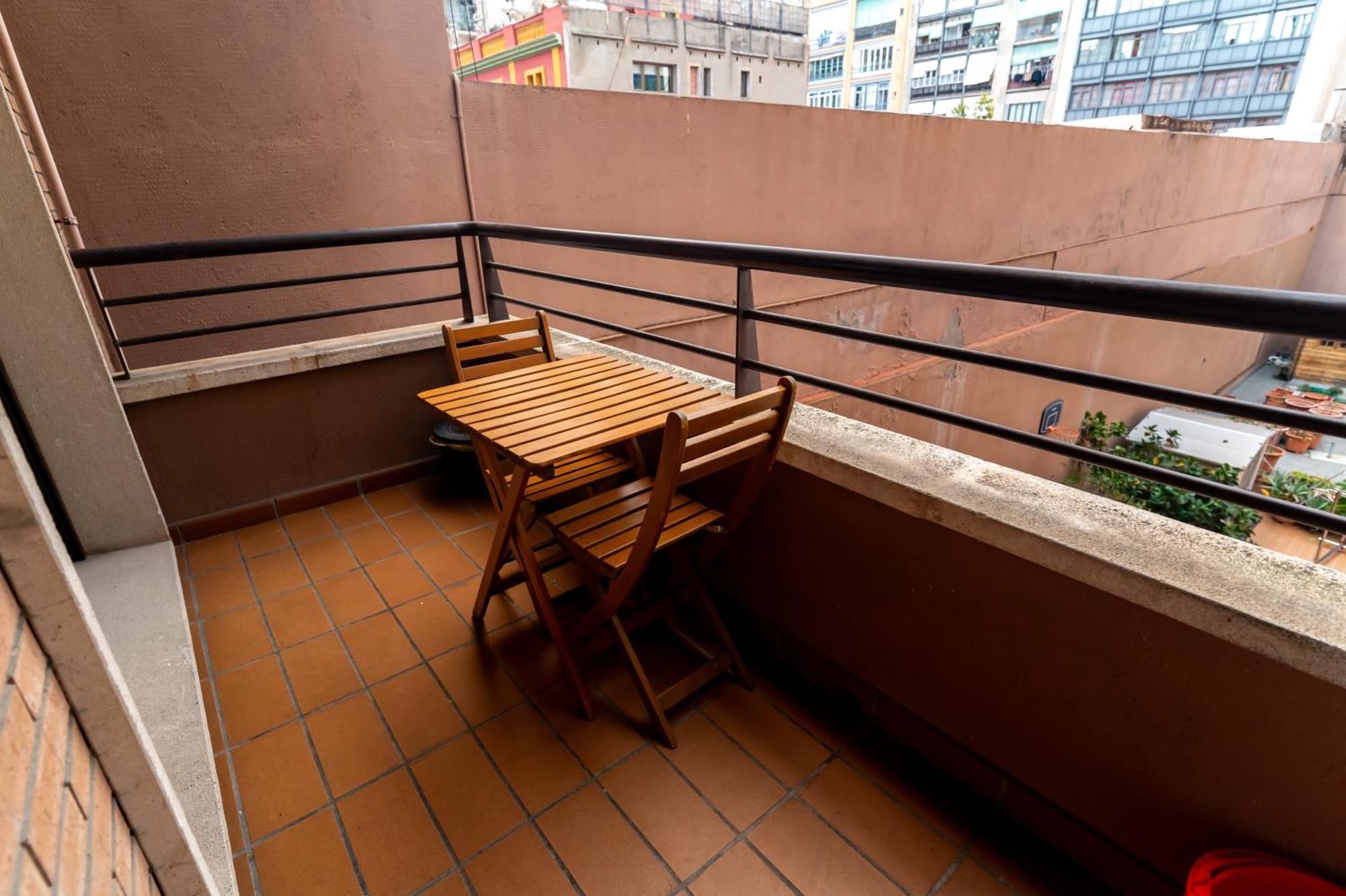 Апартаменты Comfy Downtown + Private Terrace Барселона Экстерьер фото