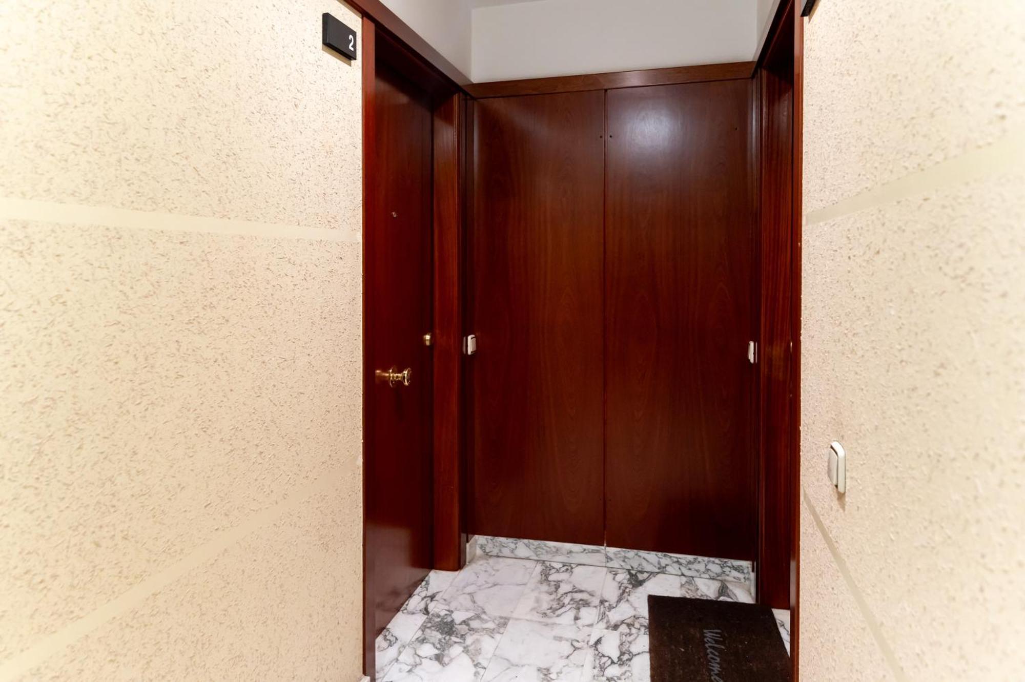 Апартаменты Comfy Downtown + Private Terrace Барселона Экстерьер фото